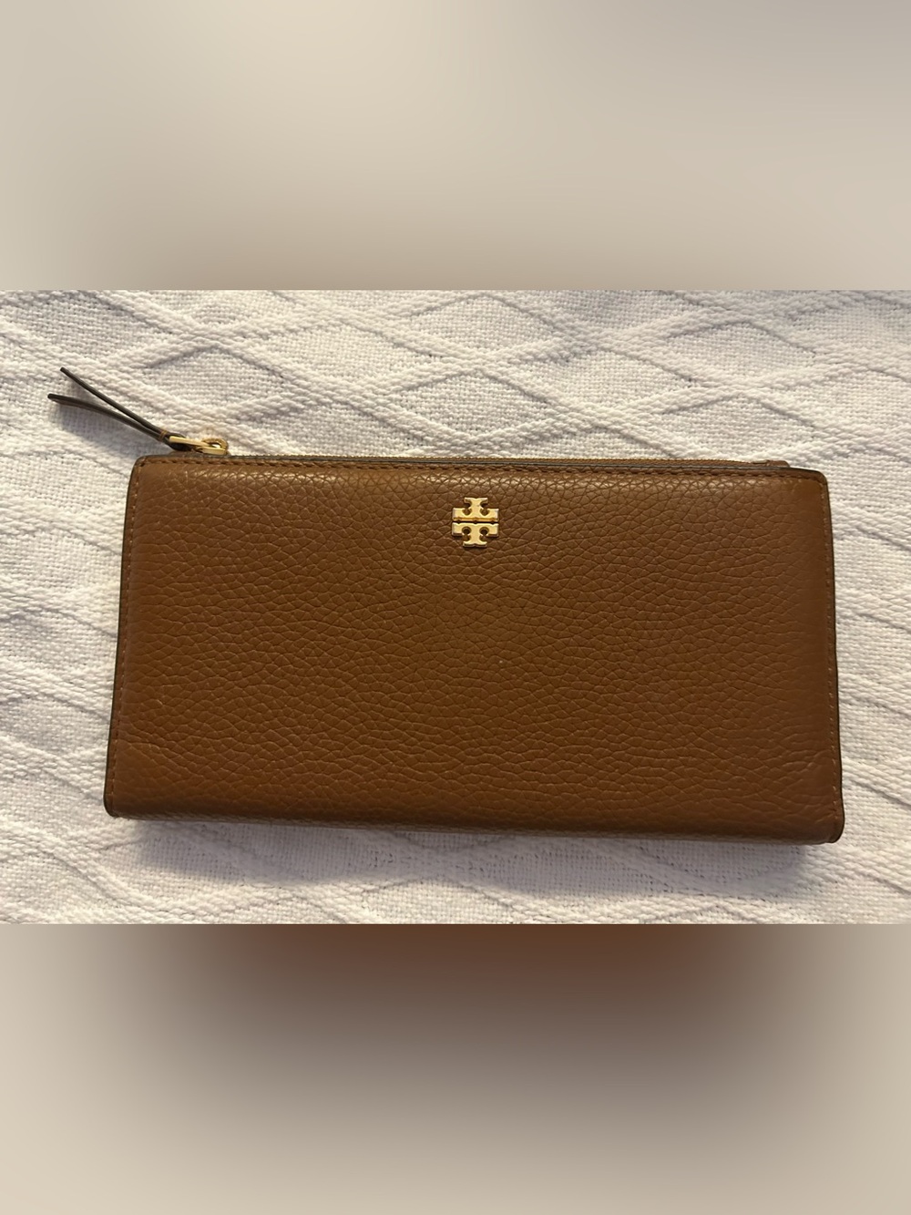 Tory Burch Tan Pebbled Leather wallet with Gold Logo